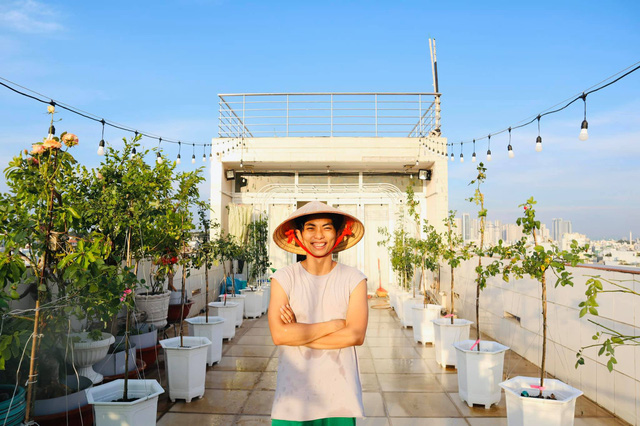 Nhà Phan Hiển - Khánh Thi có vườn cây tiền tỷ, nhiều cây đột biến “đếm lá tính tiền”